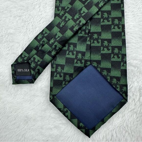 Macy’s Oakland A’s black and green logo necktie - Picture 4 of 5